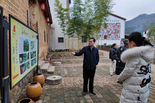 市委党校赴罗田、英山两地调研指导现场教学点建设工作