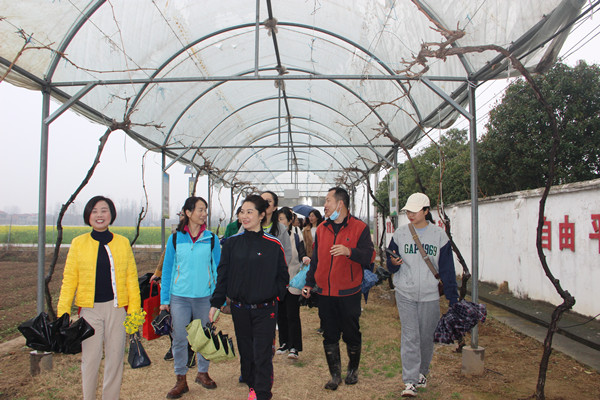 市委党校开展三八节“树科普精神 展巾帼风采”活动
