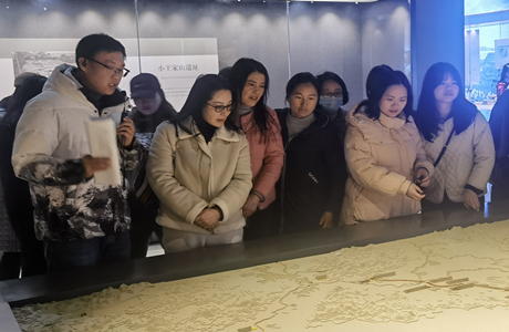 市委党校女职工共赴云梦欢度“三八”妇女节