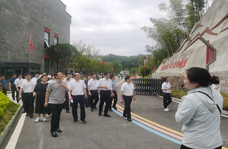 科干班学员赴英山开展现场教学活动