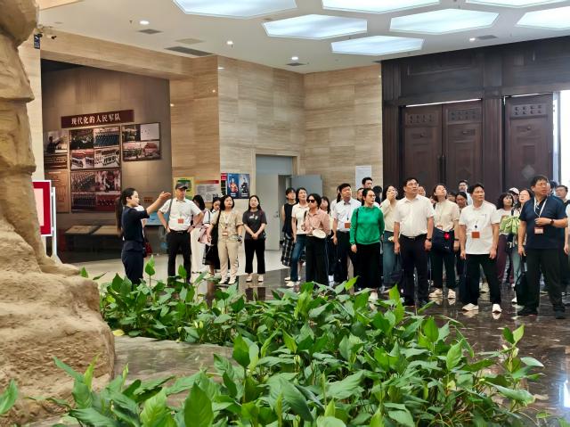 黄冈市党校系统骨干教师培训班侧记